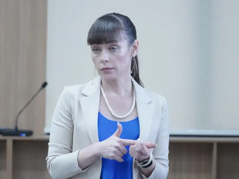 Next Training Seminar Held for Retail Business Department Employees