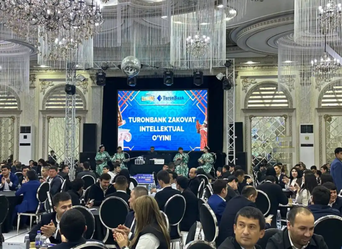 В Туронбанке проходит финальный этап интеллектуальной игры "Заковат"