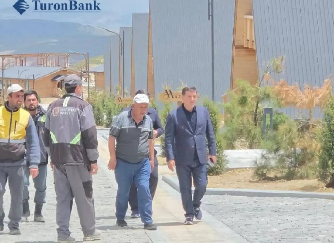 Turonbank Boshqaruv Raisi Qashqadaryo viloyatida tadbirkorlar bilan uchrashib, istiqbolli loyihalarni ko‘zdan kechirdi