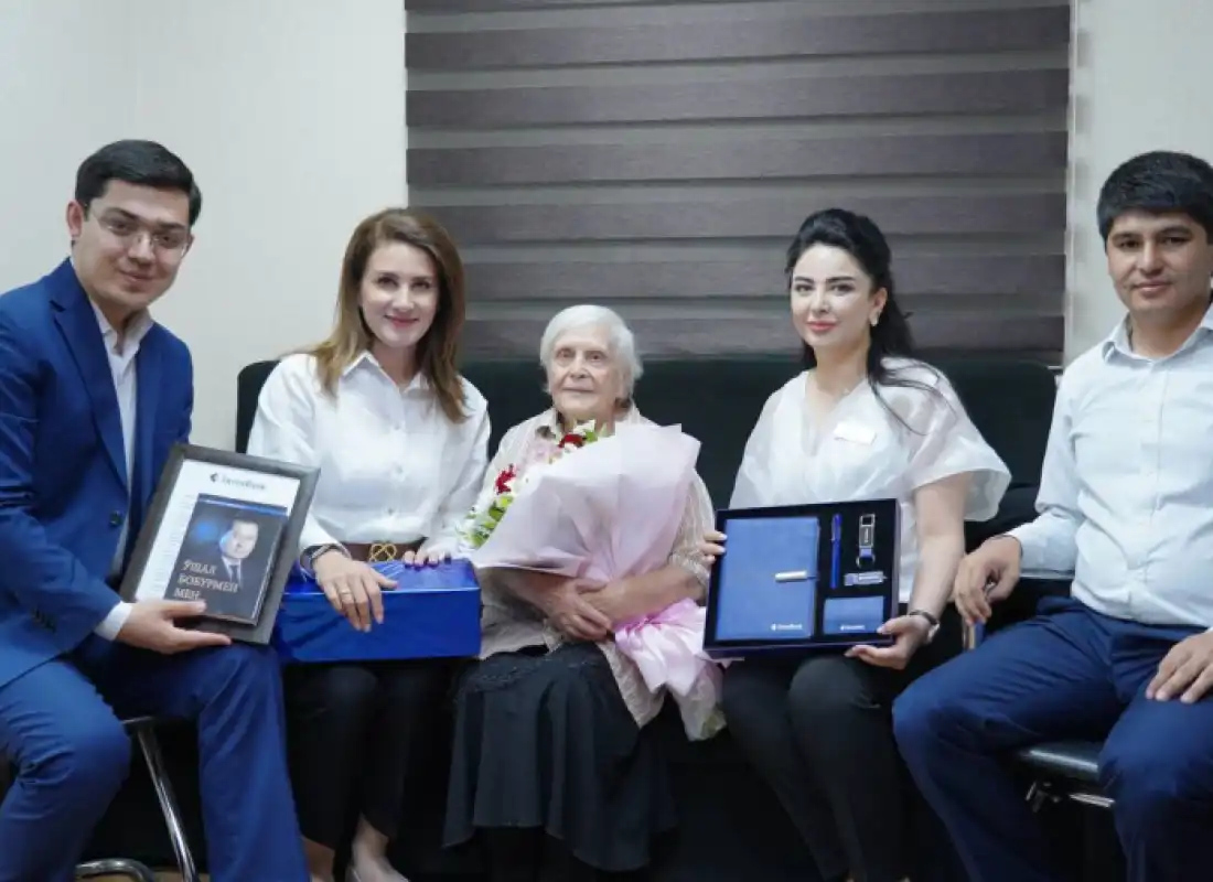 Eng yoshi ulugʻ 98 yoshli mijoz TuronBankda!