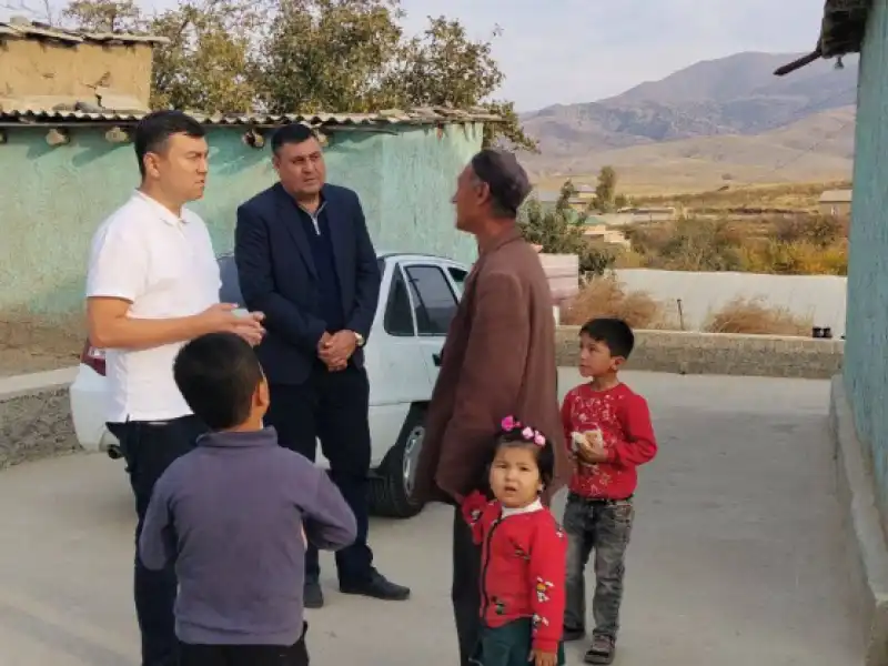 Представители АКБ "Туронбанк" встретились с предпринимателями в Бахмальском районе Джизакс...