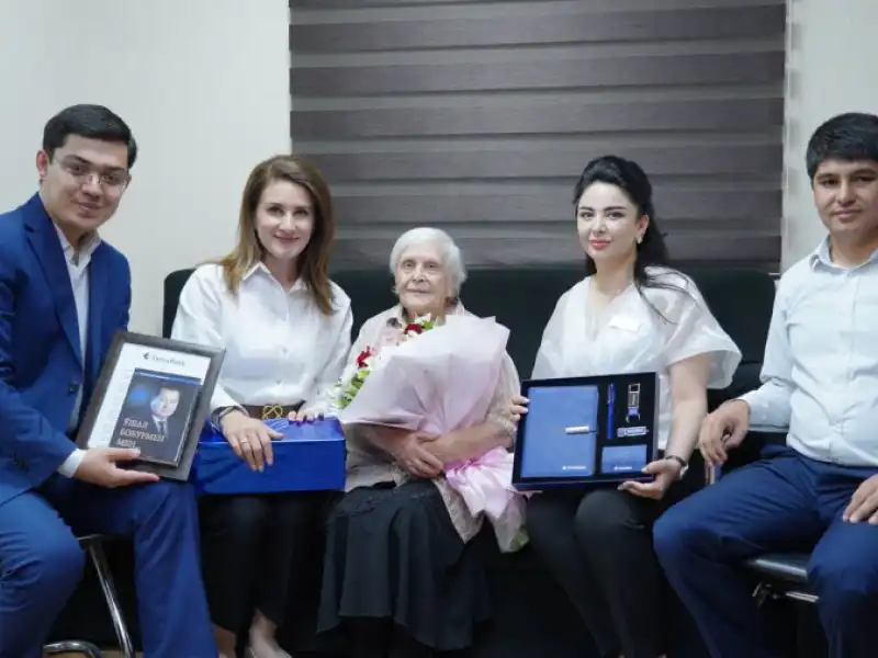 Eng yoshi ulugʻ 98 yoshli mijoz TuronBankda!